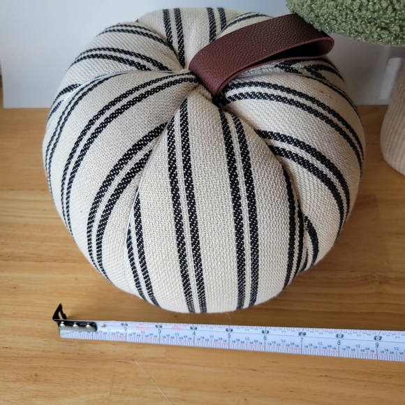 Fall Decoration Pillows Mushroom and Pumpkin Pillows - Picture 5 of 8